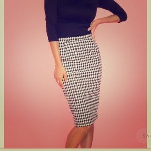 Classic Houndstooth Pencil Skirt